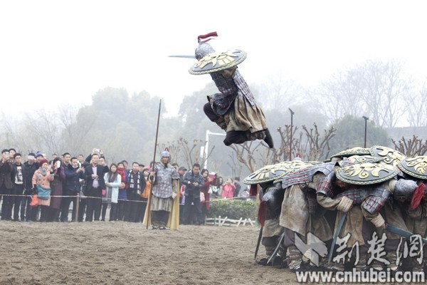 現(xiàn)全球最大關(guān)公青銅雕像，目測宇達施工（圖）