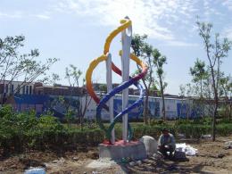 hj1737 不銹鋼雕塑—針線之魅_青島國際服裝城不銹鋼雕塑、石雕、玻璃鋼雕塑_濱州宏景雕塑有限公司