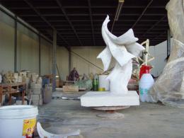 hj1747 不銹鋼雕塑—凌空之剪 小稿_青島國際服裝城不銹鋼雕塑、石雕、玻璃鋼雕塑_濱州宏景雕塑有限公司